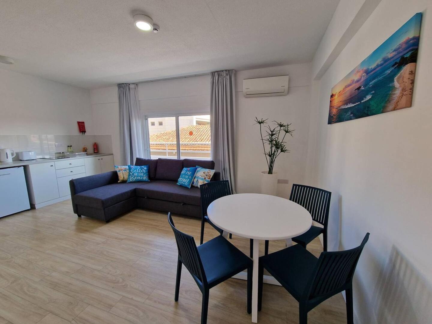 Kitieos Central Apts 100M From Finikoudes Beach Ларнака Екстер'єр фото