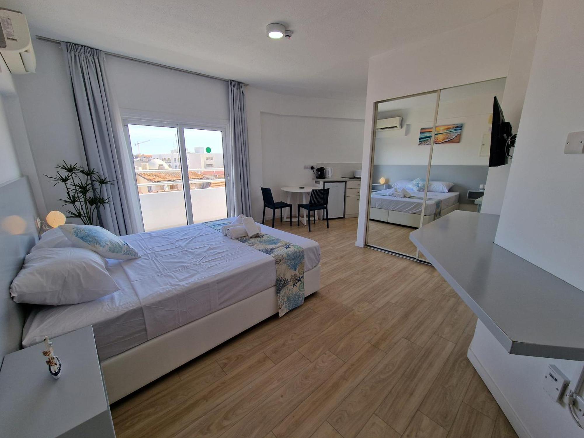 Kitieos Central Apts 100M From Finikoudes Beach Ларнака Екстер'єр фото